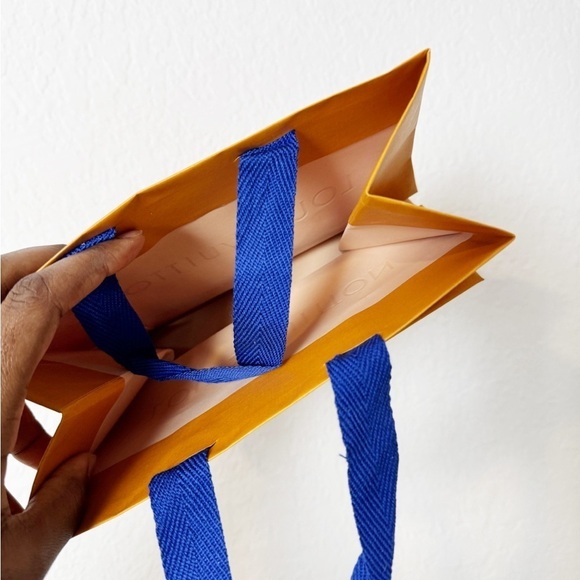 Louis Vuitton Paper Bag - Picture 2 of 3